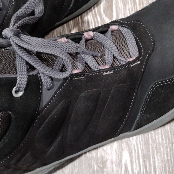 Easy Spirit black suede hiking boots. Size 11 - Picture 5 of 13